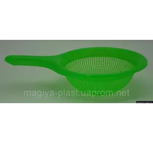 Пластиковый дуршлаг с ручкой (зеленого цвета)