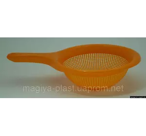 Пластиковый дуршлаг с ручкой (оранжевого цвета)