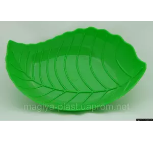 Пластмассовая фигурная тарелка "Листочек" 24см х 17см (зеленый цвет)