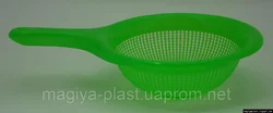 Пластиковый дуршлаг с ручкой (зеленого цвета)