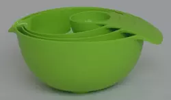 Набор пластмассовых емкостей для смешивания в комплекте с сепаратором "4в1" (салатовый цвет)