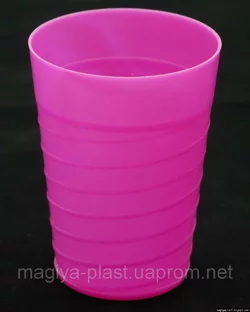 Пластиковый стакан 300 мл с вылитым узором с наружной стороны (розовый цвет)