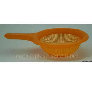 Пластиковый дуршлаг с ручкой (оранжевого цвета) Пластиковый дуршлаг с ручкой (оранжевого цвета)
