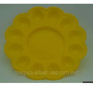 Пасхальная пластмассовая фигурная тарелка-подставка на 12 яиц и праздничный кулич Ø24 см (желтый цвет) Пасхальная пластмассовая фигурная тарелка-подставка на 12 яиц и праздничный кулич Ø24 см (желтый цвет)